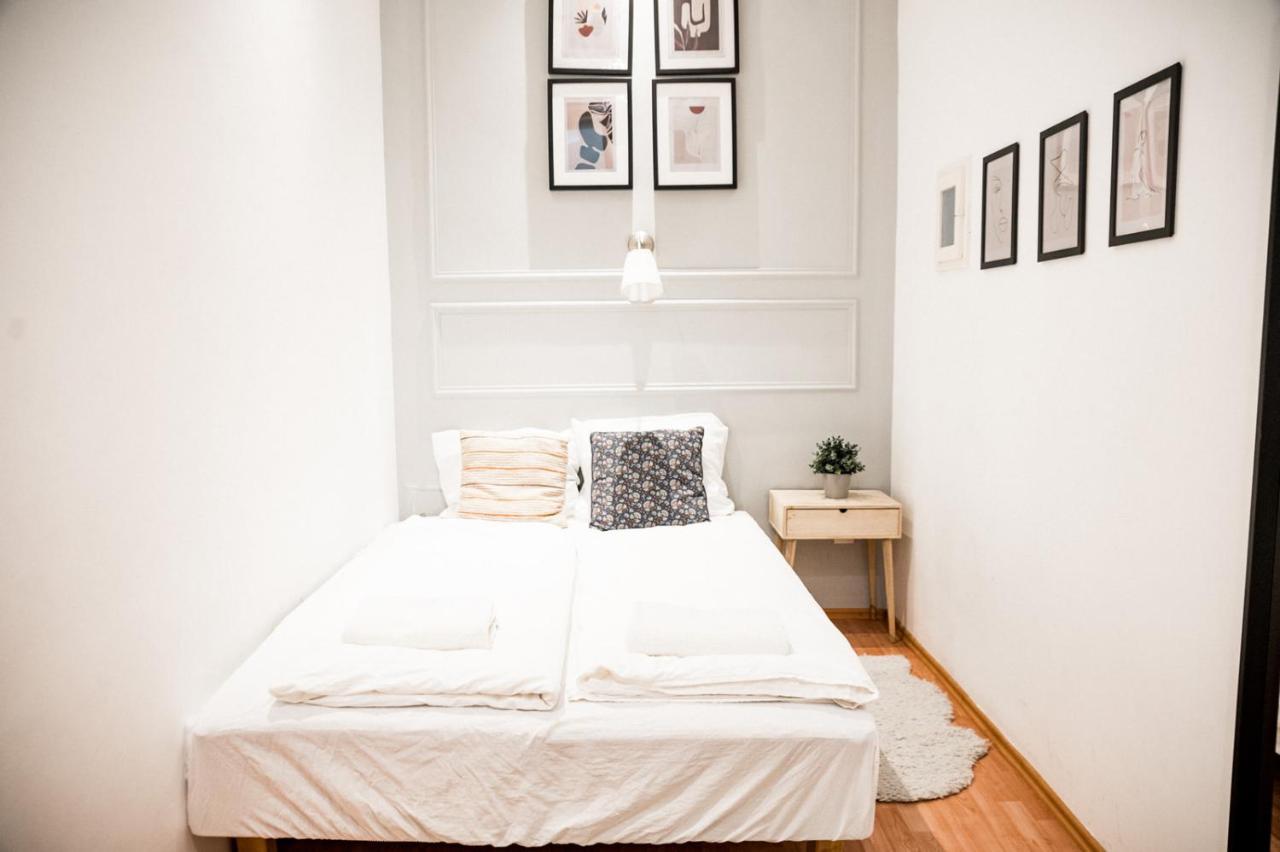 Stylish And Spacious ! Central Location Kazincy Netflix Budapest Eksteriør billede