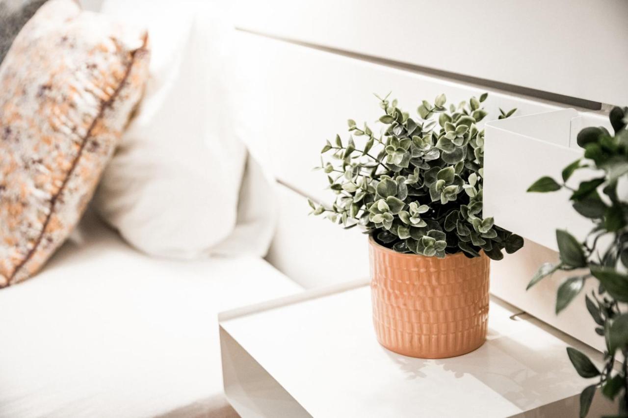 Stylish And Spacious ! Central Location Kazincy Netflix Budapest Eksteriør billede